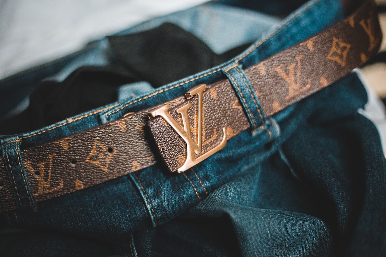 closeup of brown LV belt