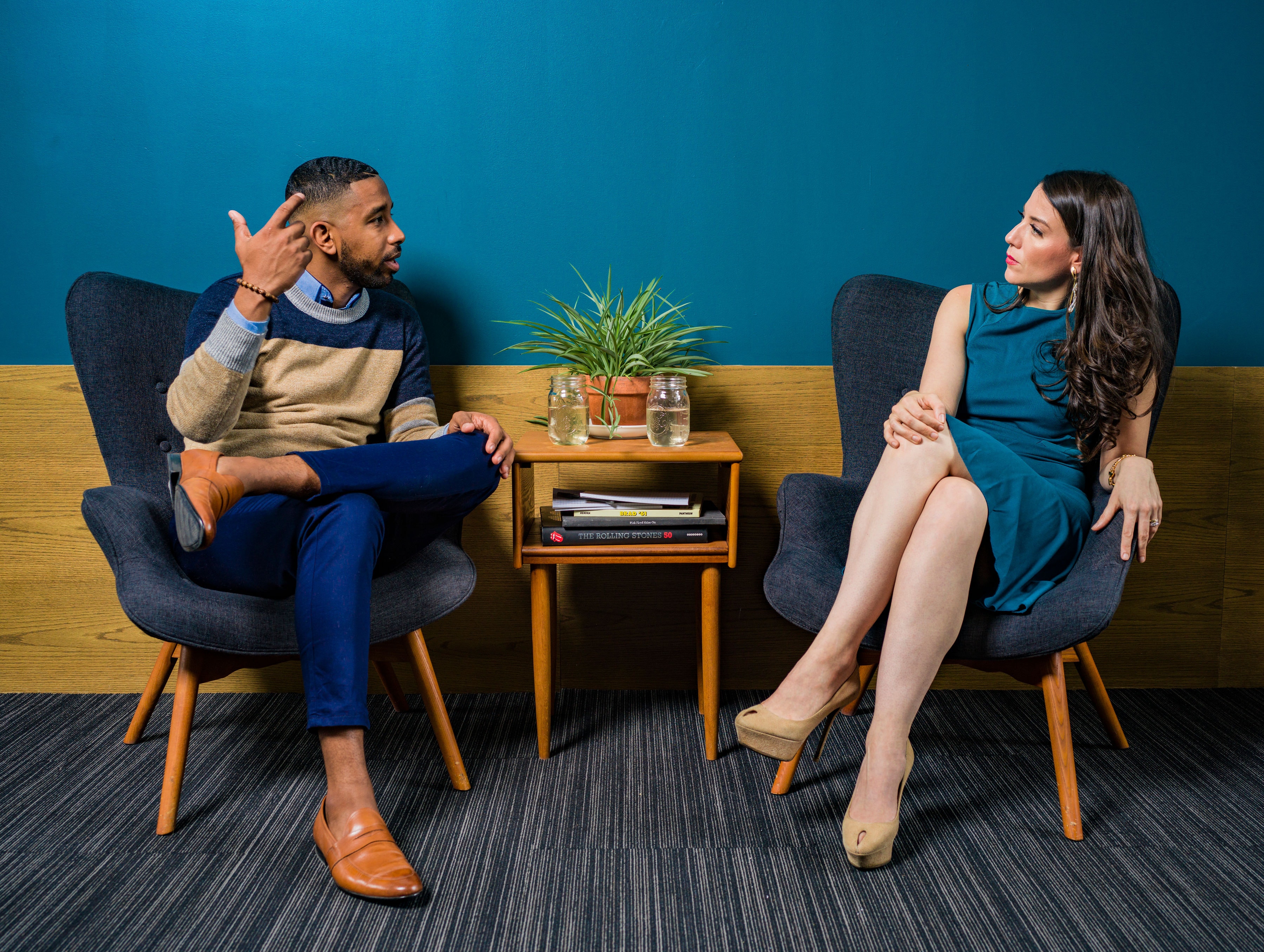 How To Be Socially Confident - 5 Tips That Work