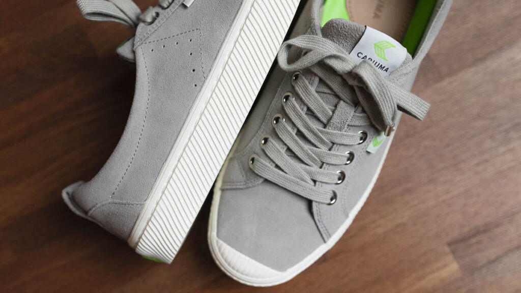 cariuma oca low grey toe