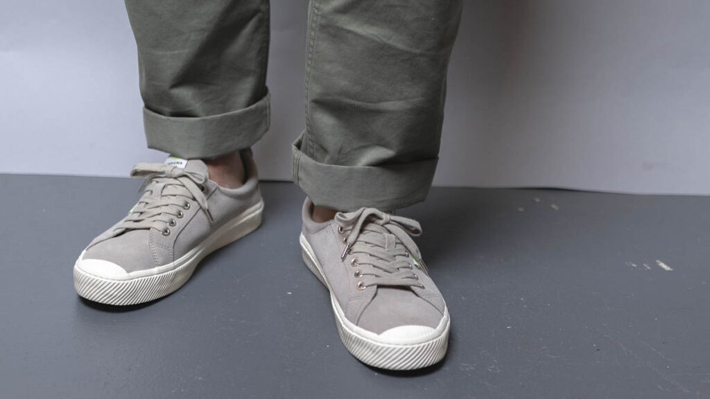 cariuma oca low grey on feet 4