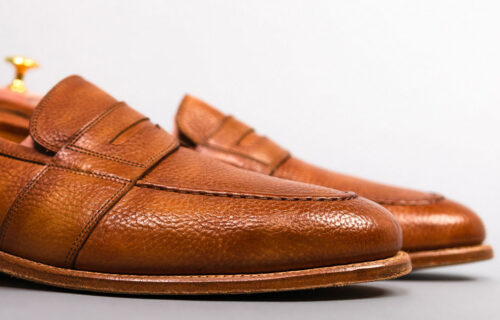 How To Wear Loafers: 3 Easy Outfit Ideas (and Why Tan Loafers Are The Best!)
